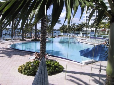 Grand Flamingo South